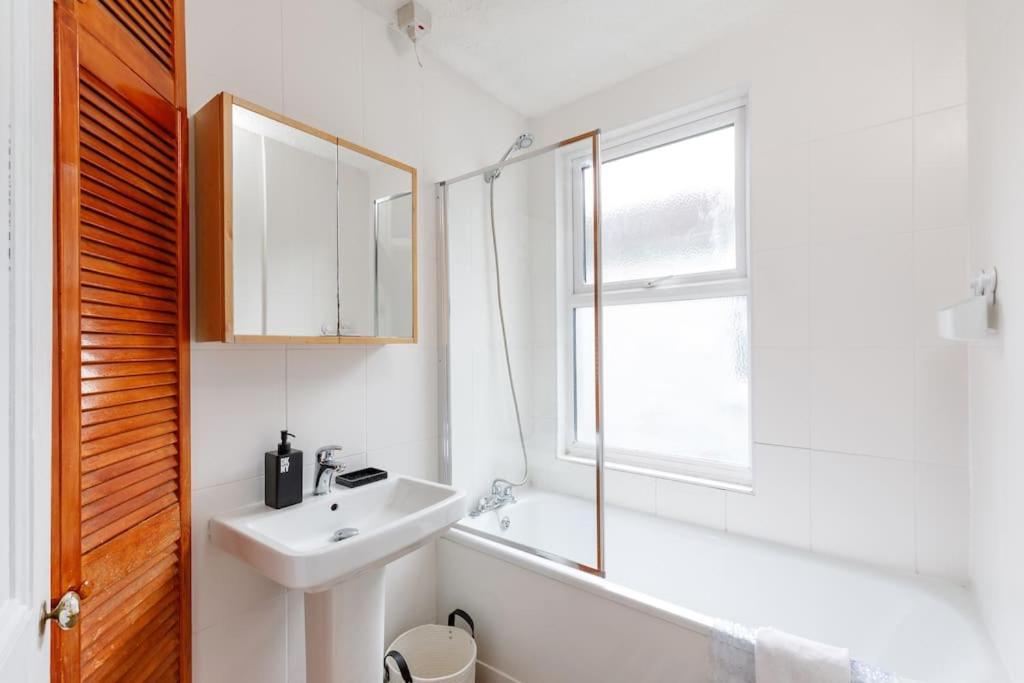 Charming 2 Bedroom Flat In Central Hove With Free Parking Екстер'єр фото